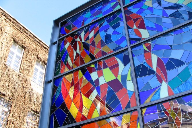 Budapest Dohany, Heroes', Rumbach synagogues & Jewish Ghetto Tour - Carl Lutz, Spinoza Szinhaz, and names that carry meaning