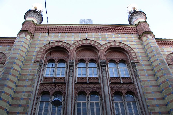 Budapest Dohany, Heroes', Rumbach synagogues & Jewish Ghetto Tour - Walking pace, dress code, and how to prepare