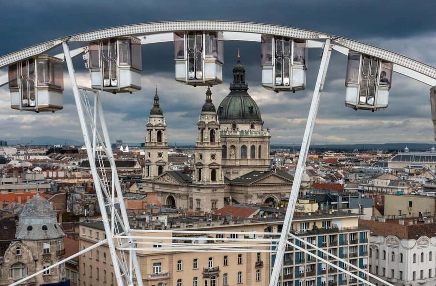 Budapest: Downtown gems of Pest - Szabadság Square and Liberty Square: monuments you can actually read