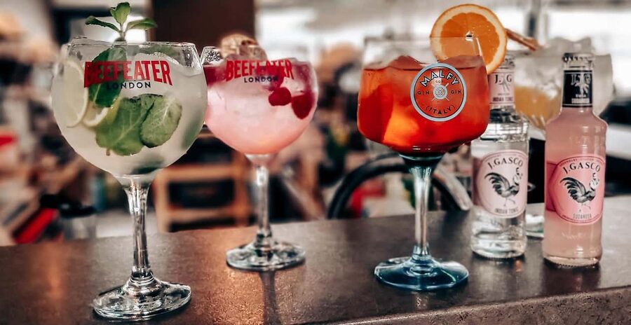Budapest: Drink & Piano Show - Drinks: included, but timing and service details can matter