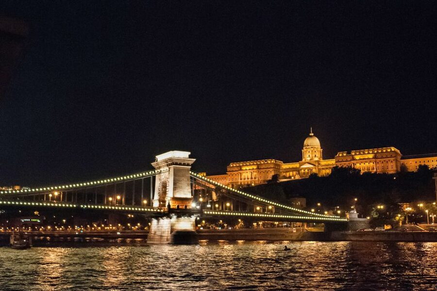 Budapest: Evening Cruise including Drink Options - Should You Book the Gróf Széchenyi Evening Cruise?