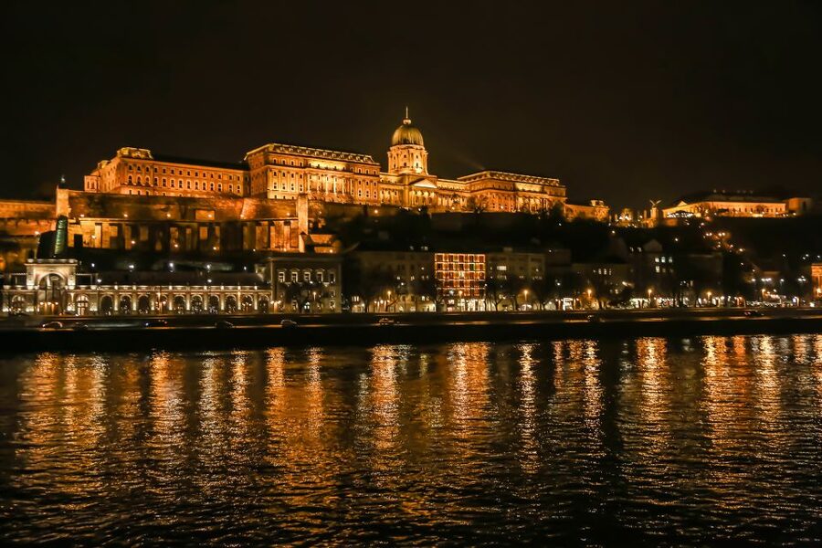 Budapest: Evening Cruise including Drink Options - Practical Tips for a Comfortable Upper-Deck Evening