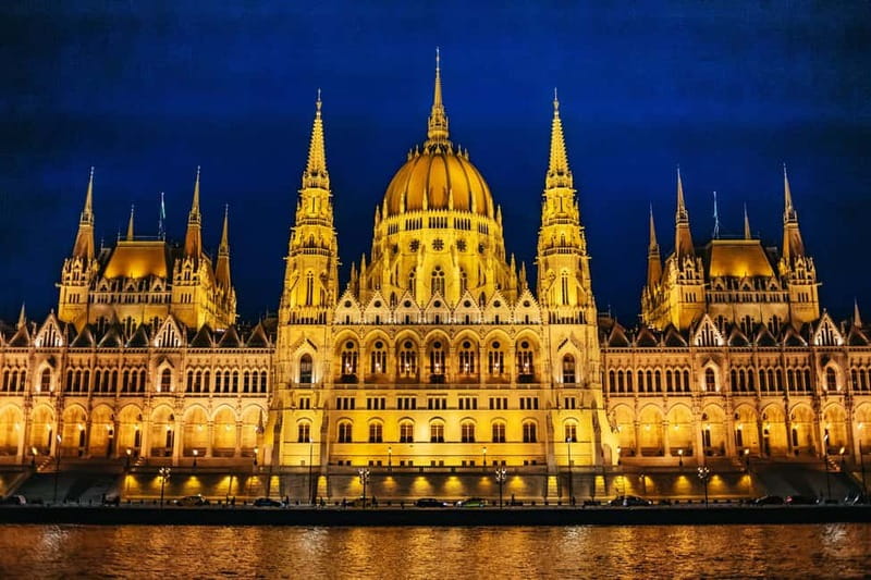 Budapest: Evening Cruise with 4-Course Dinner - Live piano, singing, and dance: fun without killing conversation