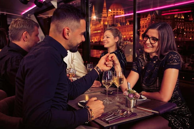 Budapest: Evening Cruise with 4-Course Dinner - Getting to Jane Hanning rakpart (dock 11) and boarding Silverline