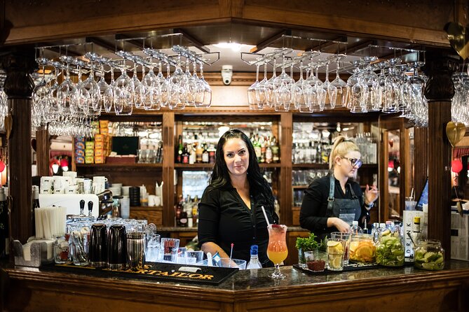 Budapest Evening Cruise with Entertainment and Drink Options - Service and Staff: Usually Helpful, With Table Support