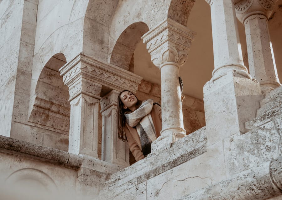 Budapest: Fast Private Photoshoot at Fisherman's Bastion - The 40-Minute Session: How Your Time Gets Used