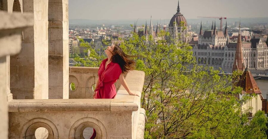 Budapest: Fast Private Photoshoot at Fisherman's Bastion - Posing Guidance That Keeps You Looking Natural