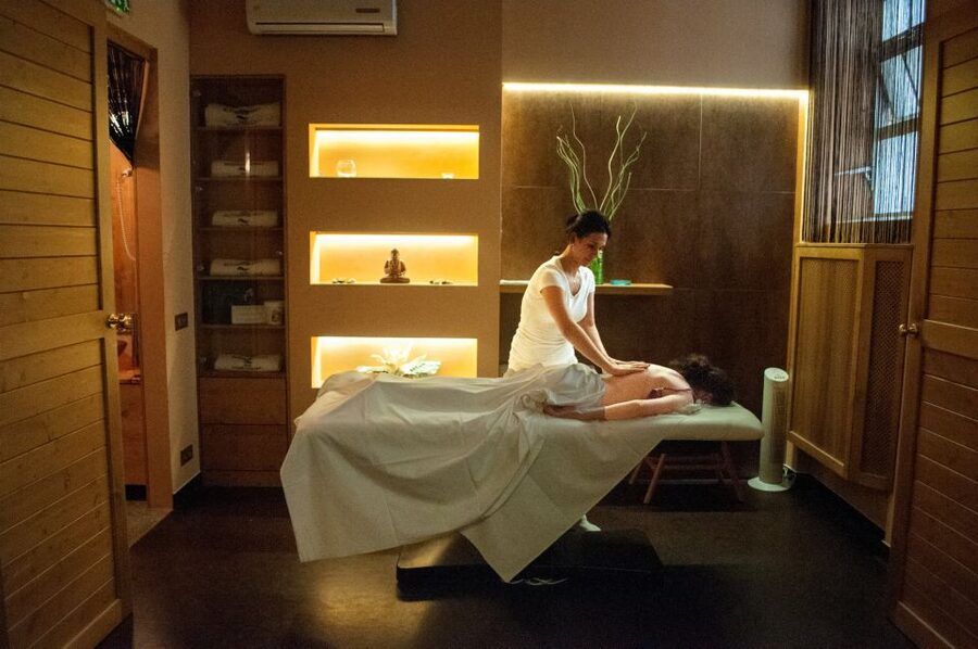 Budapest: Full-Day Gellért Spa Ticket - Food, Drinks, and Midday Breaks Without Leaving the Spa
