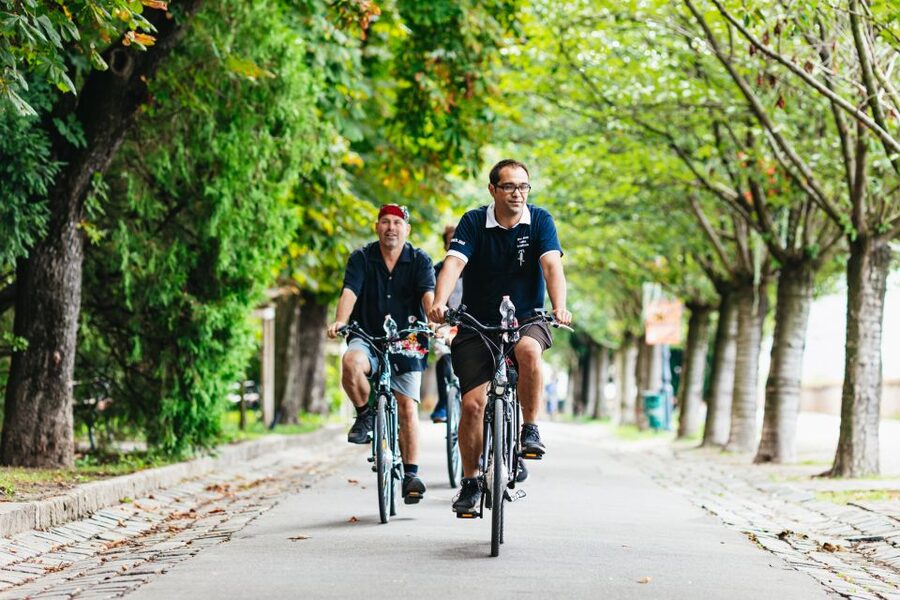 Budapest: Grand Sightseeing Bike Tour - Parliament, Freedom Square, and St. Stephen’s Basilica Stops