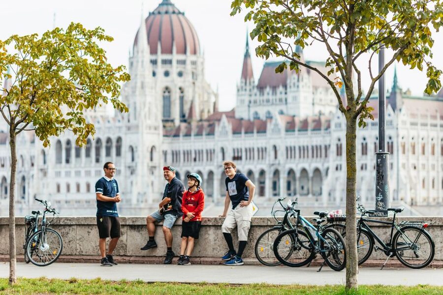 Budapest: Grand Sightseeing Bike Tour - Andrássy Avenue and the Opera House: UNESCO in Motion