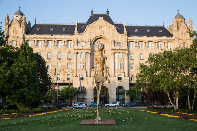 Budapest Grand Walk - The former Jewish Quarter: Grand Synagogue area and Király utca energy