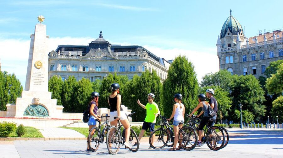 Budapest: Guided City Tour by E-Bike - Batthyány Square coffee and cake: a real break for real people