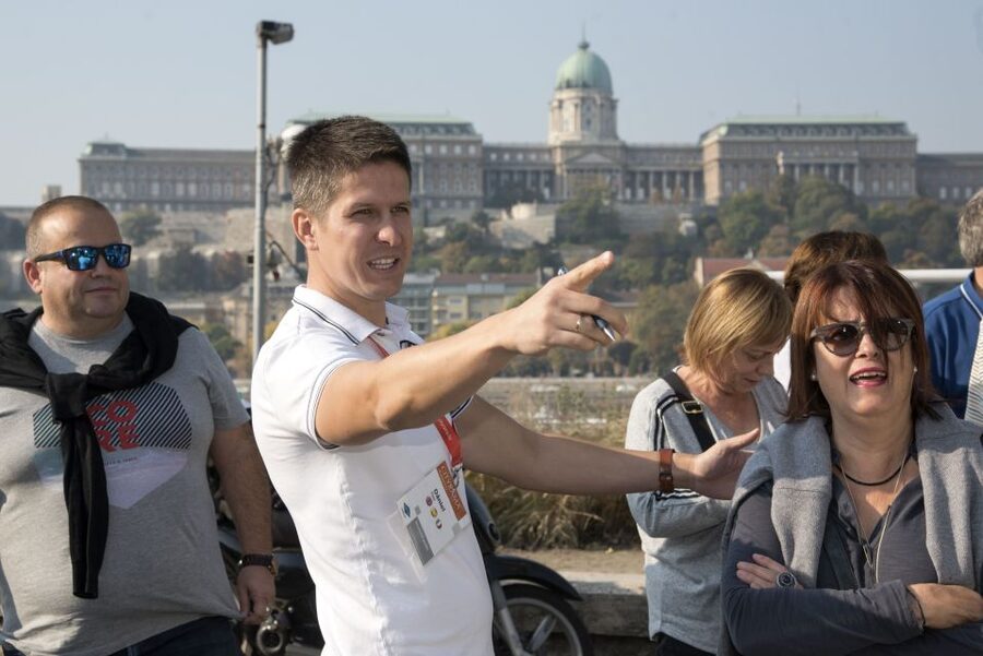 Budapest: Guided Walking Tour of Pest - Pest in two hours: what this tour does best