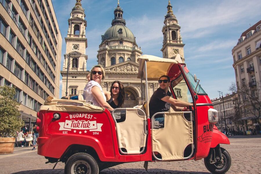 Budapest: Half-Day Exclusive Highlights Private Tour - Unification stories: making Budapest click in one afternoon