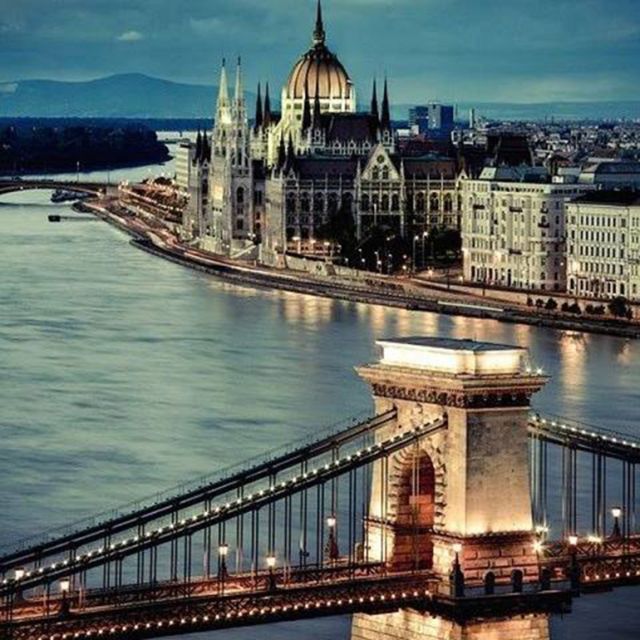 Budapest: Half-Day Highlights Small Group Private Tour - Big Icons Route: Parliament, Chain Bridge, and Buda Castle Views