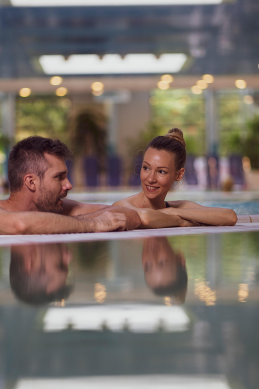 Budapest: Helia Day Spa entry ticket - The Hot Pools: Your Fast Muscle-Relax Switch