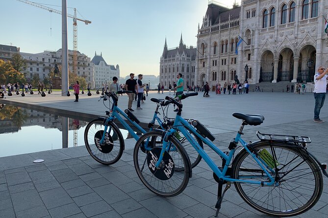 Budapest Highlights Private E-bike Tour - St. Stephen’s Basilica and Liberty Square: religion and 20th-century shifts