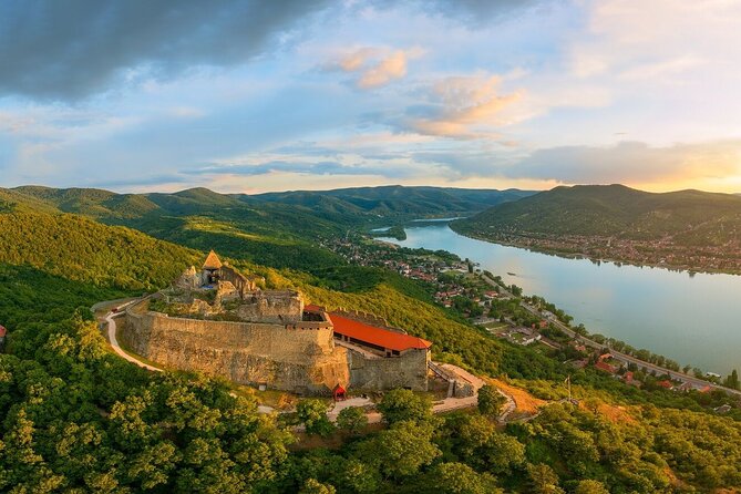 Budapest Hike to Visegrád Castle w or wo Sauna/Danube beach - Reaching the castle: photos, cliff views, and optional indoor stops