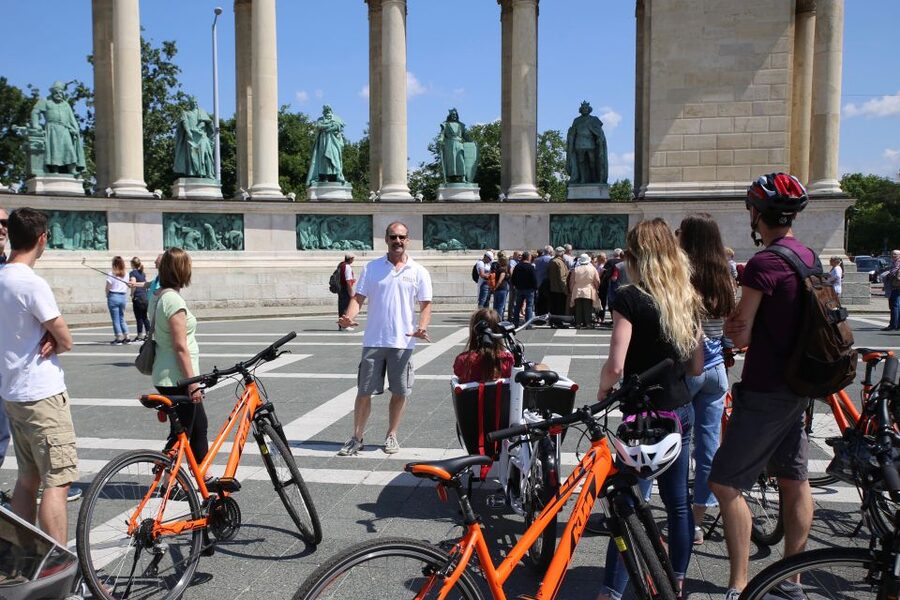 Budapest: Historic Downtown Bicycle Ride with Scenic Views - Price and value: what you’re really paying for