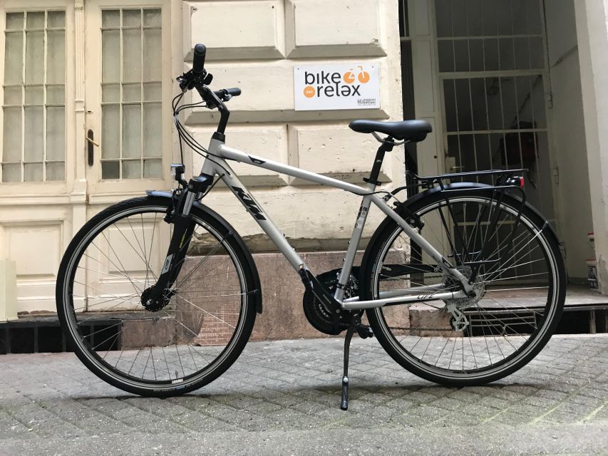 Budapest: Historic Downtown Bicycle Ride with Scenic Views - Buda views: Matthias Church, Fisherman’s Bastion, and the return loop