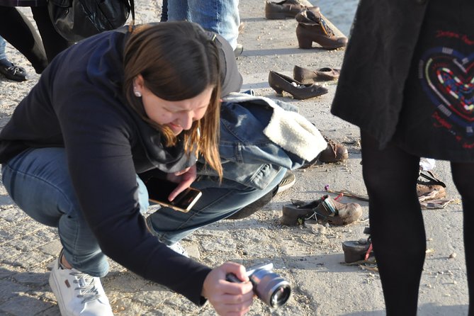 Budapest Historical Sightseeing - Free Walking Tour - Toilets, drinks, and the small logistics that matter on a cold day