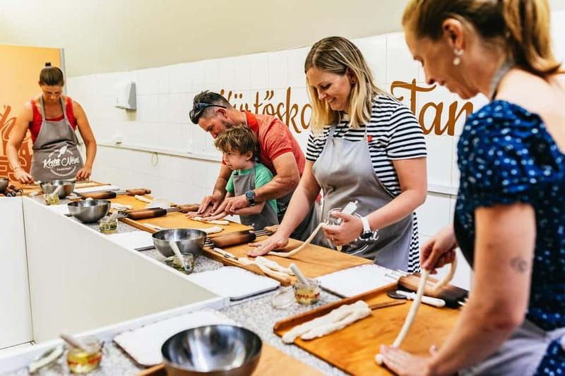 Budapest: Hungarian Chimney Cake Workshop in the City Center - Should You Book This Chimney Cake Workshop?