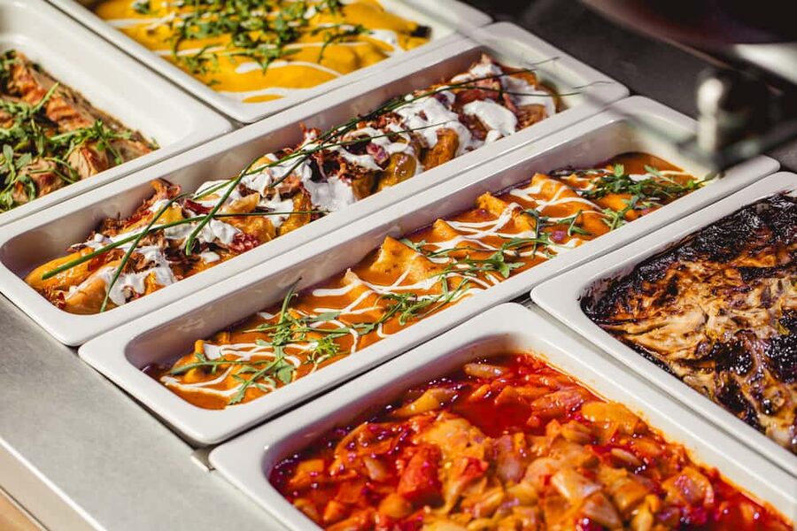 Budapest: Hungarian Dinner & Show with Unlimited Drinks - Should you book Paprika Revue House dinner and show?