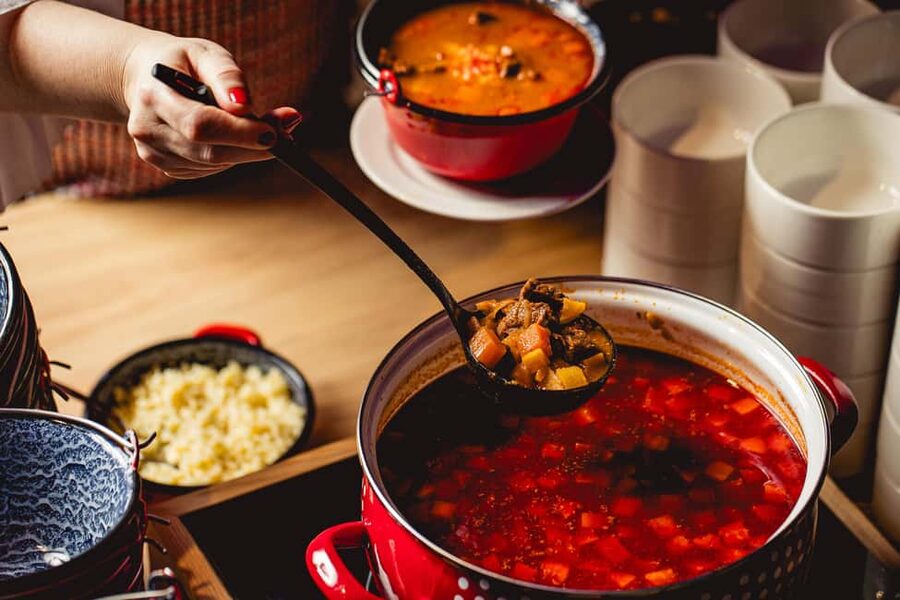 Budapest: Hungarian Dinner & Show with Unlimited Drinks - The 50-minute Hungarian folklore revue: why this part is the headline