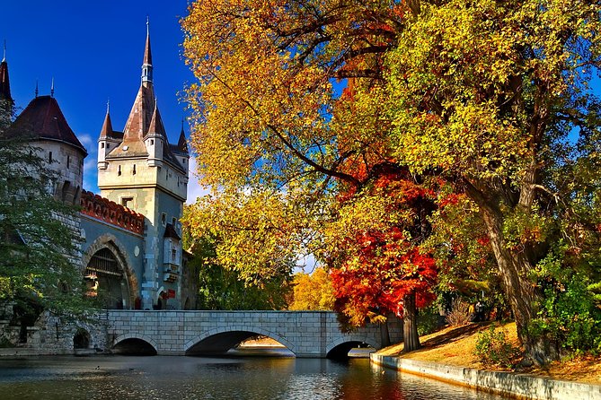 Budapest in a Day Private Luxury Sightseeing Tour - Into the Castle District: Trinity Square, Matthias Church, Fisherman’s Bastion