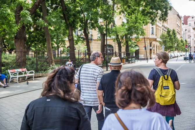 Budapest Jewish Cuisine & Culture Walk - Small group format and expert guiding: what you actually get
