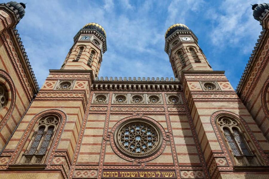 Budapest Jewish Ghetto History Private Guided Walking Tour - Kazinczy Street and Fragments of the Old Ghetto: The Stops That Give Context