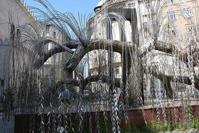 Budapest Jewish Heritage Memorial Walking Tour & Synagogue Entry - Grand Tour extras: Kazinczy Street Synagogue and the art-nouveau contrast