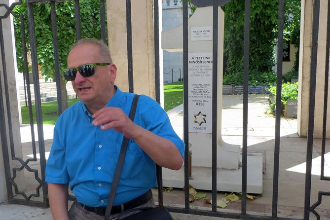 Budapest Jewish Heritage: Synagogues, Shoes, Secrets & Flódni - Starting at Dohány Street: your easy launch pad