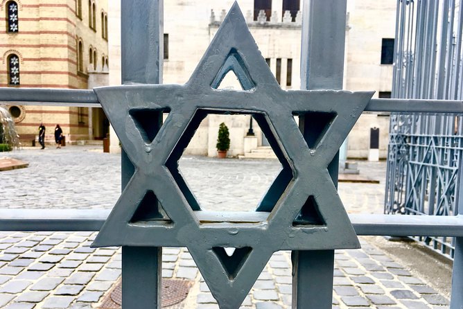 Budapest Jewish Heritage: Synagogues, Shoes, Secrets & Flódni - The ghetto wall area: seeing a vanished daily life