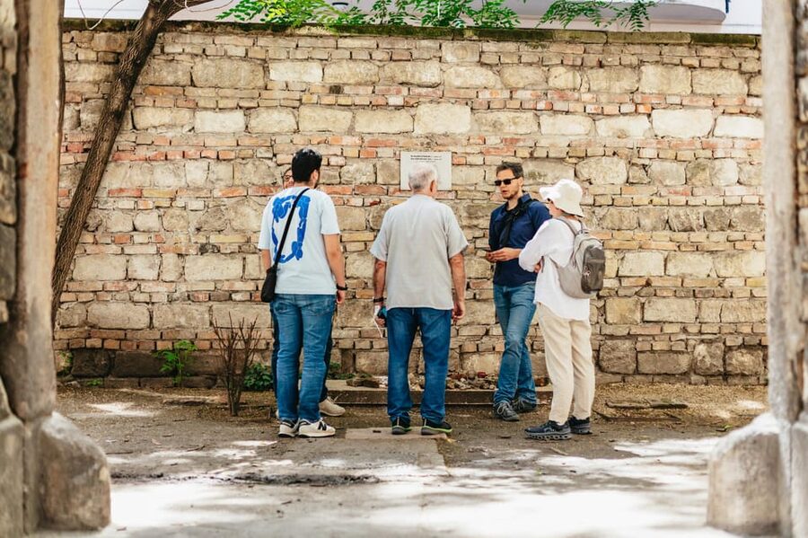 Budapest: Jewish History Guided Walking Tour with Historian - WWII memory stops: Wallenberg and Carl Lutz, not just names