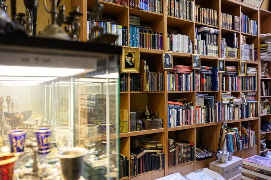 Budapest: Jewish History with Local Guide & Synagogue Ticket - Why the Jewish Quarter Walk Works in Just Two Hours