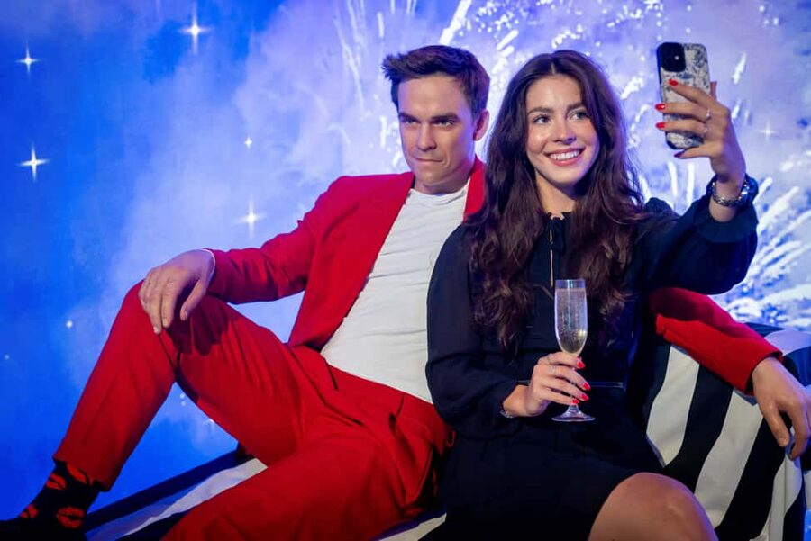 Budapest: Madame Tussauds Ticket + POP&ROLL Access - Palazzo Dorottya, center stage for wax and selfies