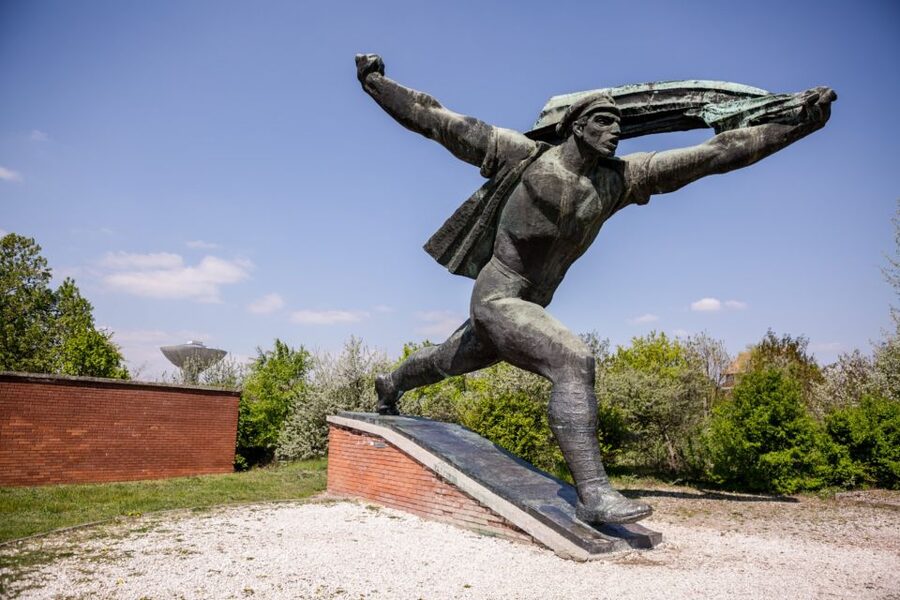 Budapest: Memento Park and Icons of Communism Guided Tour - Timing and flow: what 3 hours feels like on the ground