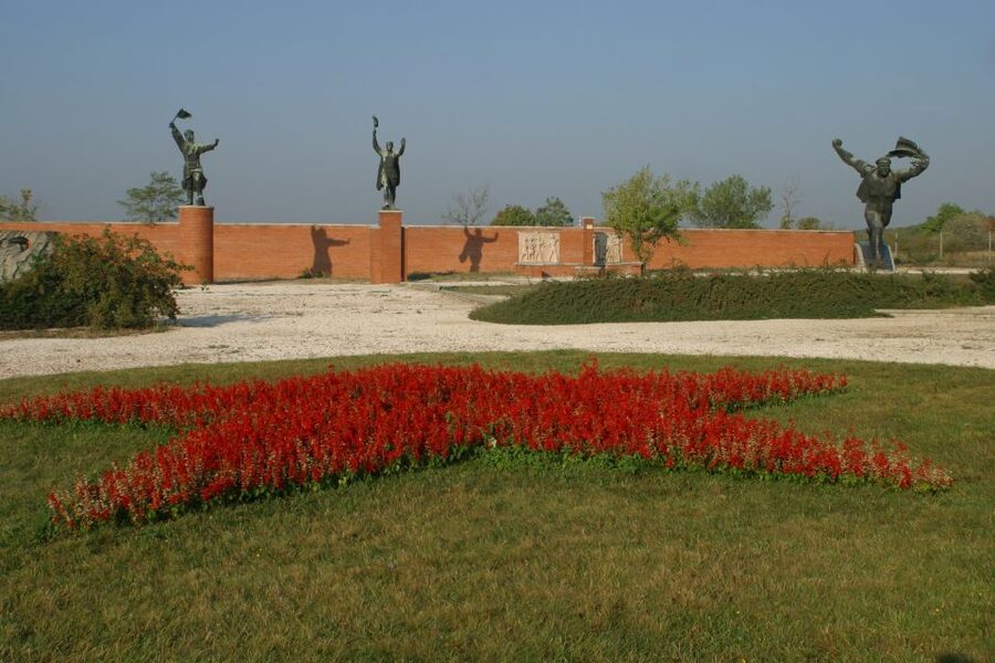 Budapest: Memento Park Ticket - The point of Memento Park: Budapest’s outdoor museum of Socialist symbols