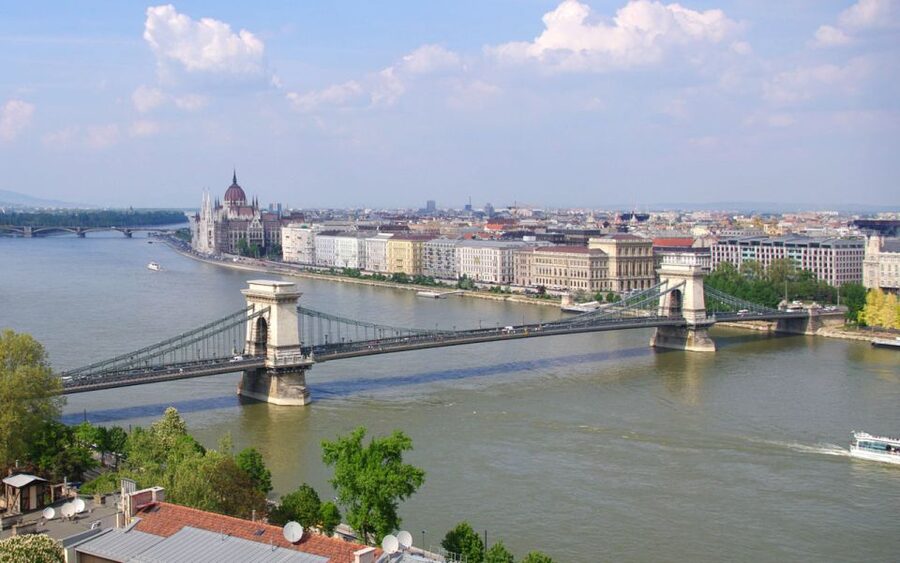 Budapest: Multilingual Highlights Tour - Key Tour Highlights You’ll Actually Use