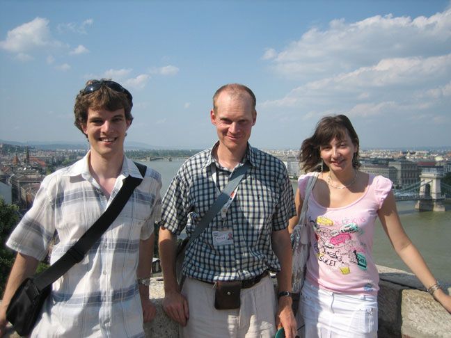 Budapest: Multilingual Highlights Tour - Danube Bank Panoramas: Where the City Finally Feels Like One Place
