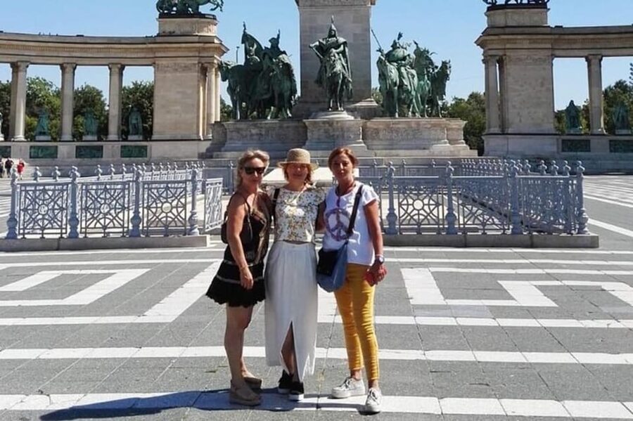 Budapest : Must-see attractions walking tour - Hungarian Parliament Building finish: neo-Gothic exterior plus modern context