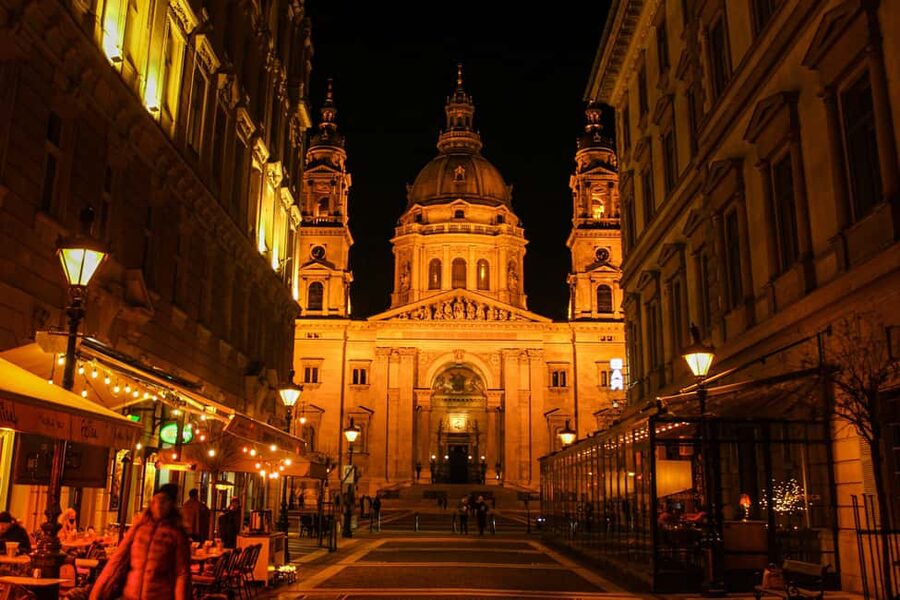 Budapest Night Tour in Spanish and Danube Boat Ride (optional) - Budapest Night Tour in Spanish: what this experience is really about
