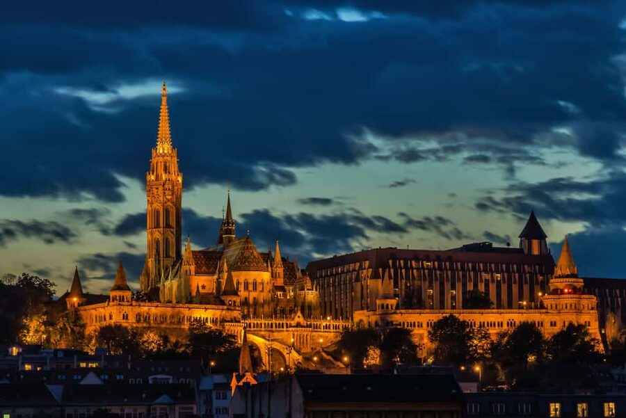 Budapest Night Tour in Spanish and Danube Boat Ride (optional) - The Policeman stop: small, useful, and easy to miss
