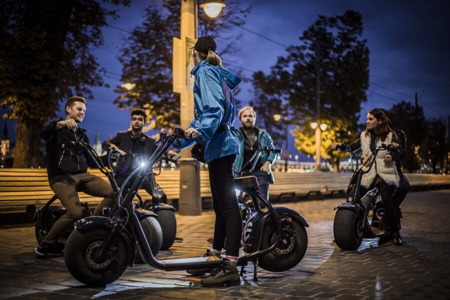 Budapest: Night Tour on MonsteRoller e-Scooter - Meeting at E-Magine: how the tour starts smoothly