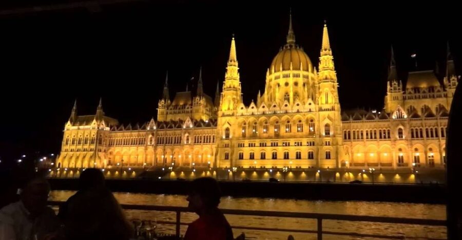 Budapest: Night Walking Tour with River Cruise and Wine - The Downtown Stops: Chain Bridge, Basilica, and Liberty Square After Dark