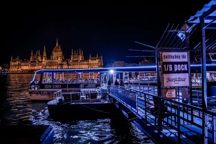 Budapest: Nighttime or Daytime City Sightseeing Cruise - Price and Value: Why $14 for a Danube Hour Can Be a Smart Buy