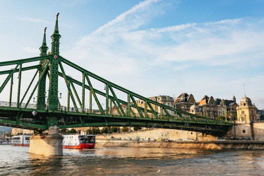 Budapest: Nighttime or Daytime Sightseeing Cruise - Should You Book This Purpleliner Danube Cruise?