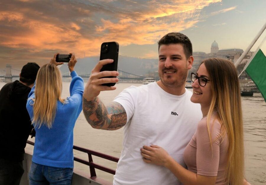 Budapest: Nighttime or Daytime Sightseeing Cruise - Danube Views That Actually Save You Time