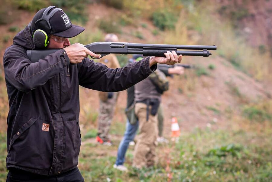 Budapest: Outdoor Shooting Experience + Hotel Pickup - Outdoor shooting in Budapest: why the setting and setup matter